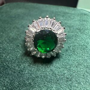 Sterling Silver 925 size 8 Ring with Emerald Green Gemstone and CZ Baguettes